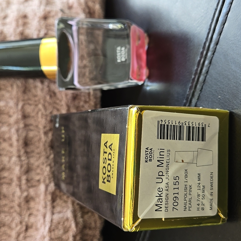 Kosta Boda Make Up By Asa Jungnelius  Decor - Picture 2 of 4